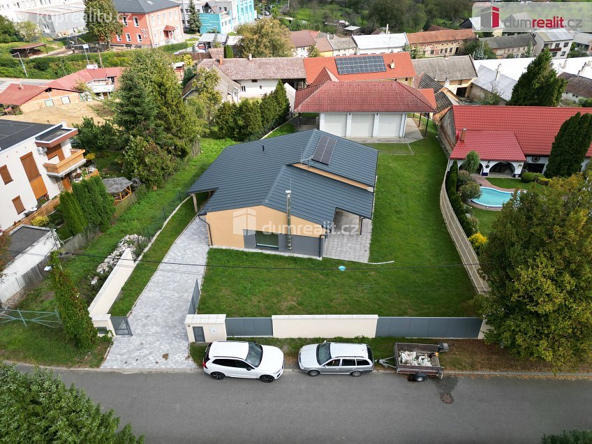 Prodej  rodinného domu 250 m^2 Tečovice, Tečovice 