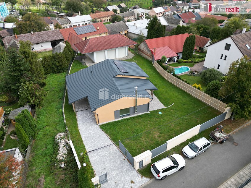 Prodej  rodinného domu 250 m^2 Tečovice, Tečovice 