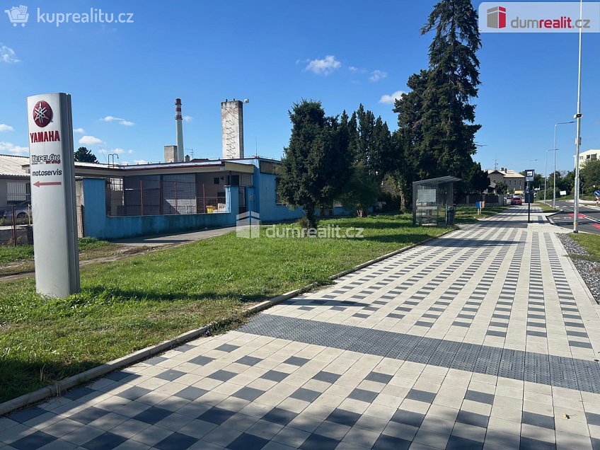 Pronájem  obchodních prostor 324 m^2 Třídvorská, Kolín 
