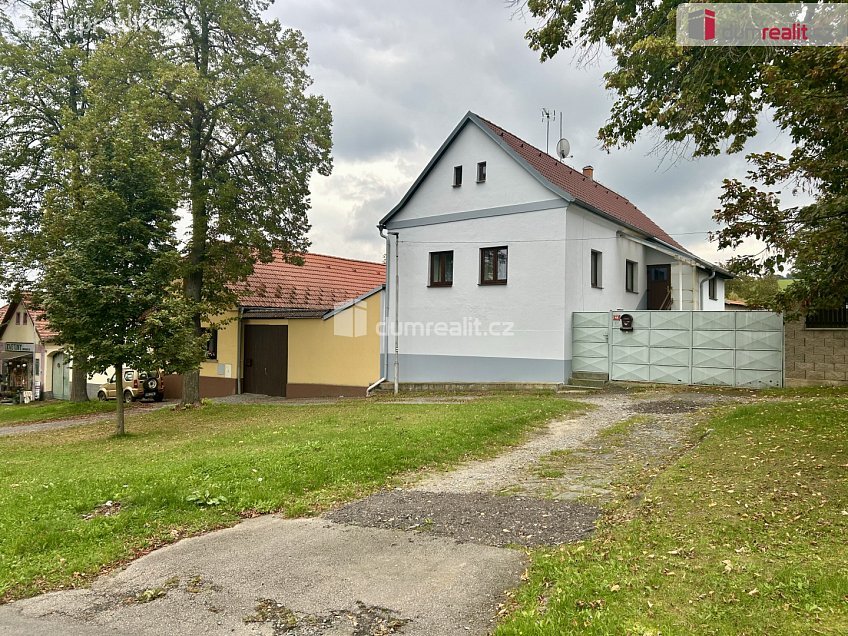 Prodej  rodinného domu 110 m^2 Mírové náměstí, Netvořice 