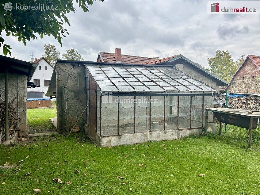 Prodej  rodinného domu 110 m^2 Mírové náměstí, Netvořice 