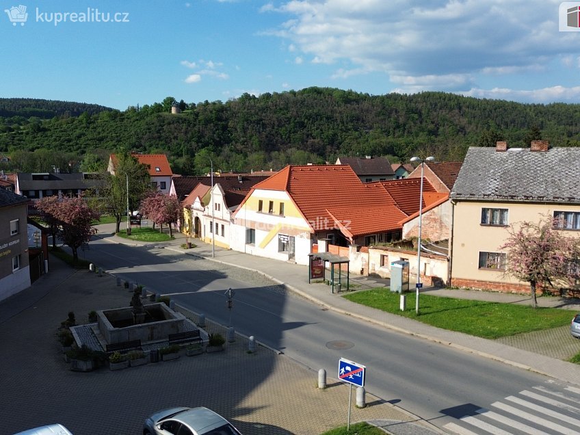 Prodej  stavebního pozemku 589 m^2 Masarykovo náměstí, Starý Plzenec 