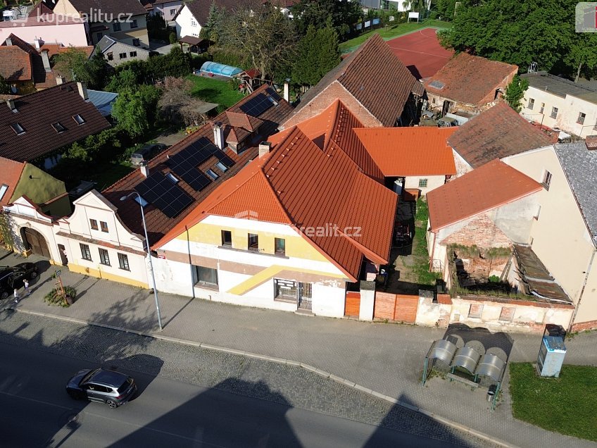 Prodej  stavebního pozemku 589 m^2 Masarykovo náměstí, Starý Plzenec 