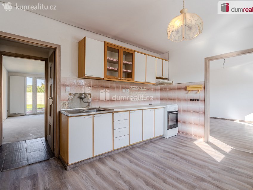 Prodej  rodinného domu 460 m^2 Vetelská, Vědomice 