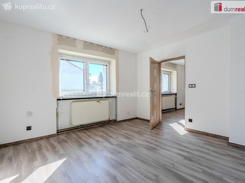 Prodej  rodinného domu 460 m^2 Vetelská, Vědomice 
