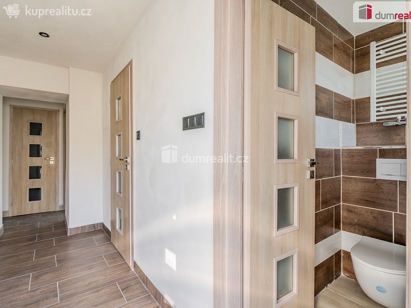 Prodej  rodinného domu 460 m^2 Vetelská, Vědomice 