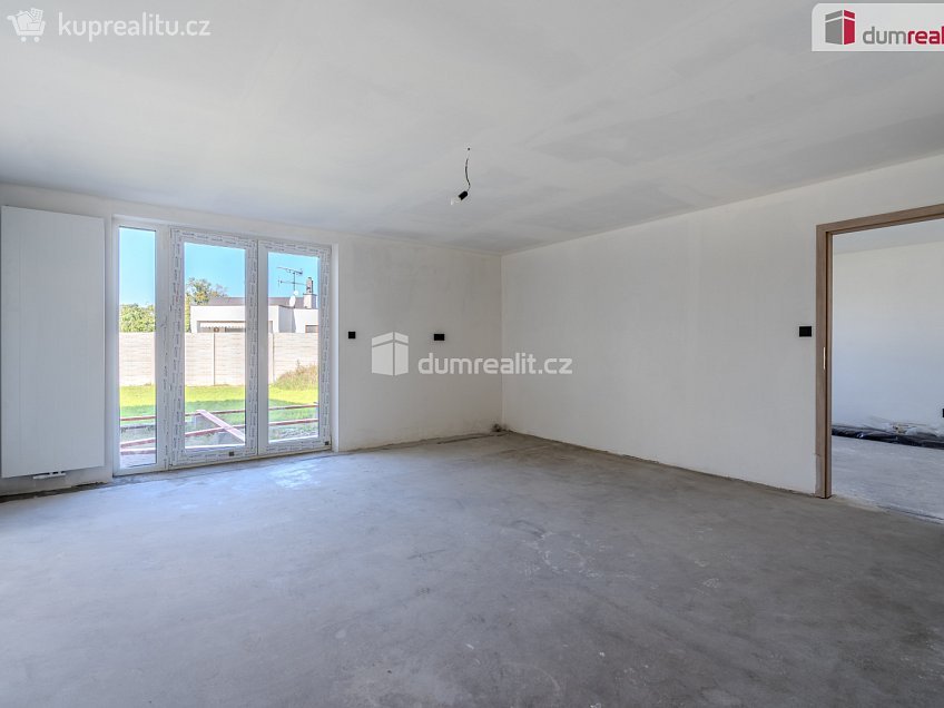 Prodej  rodinného domu 460 m^2 Vetelská, Vědomice 