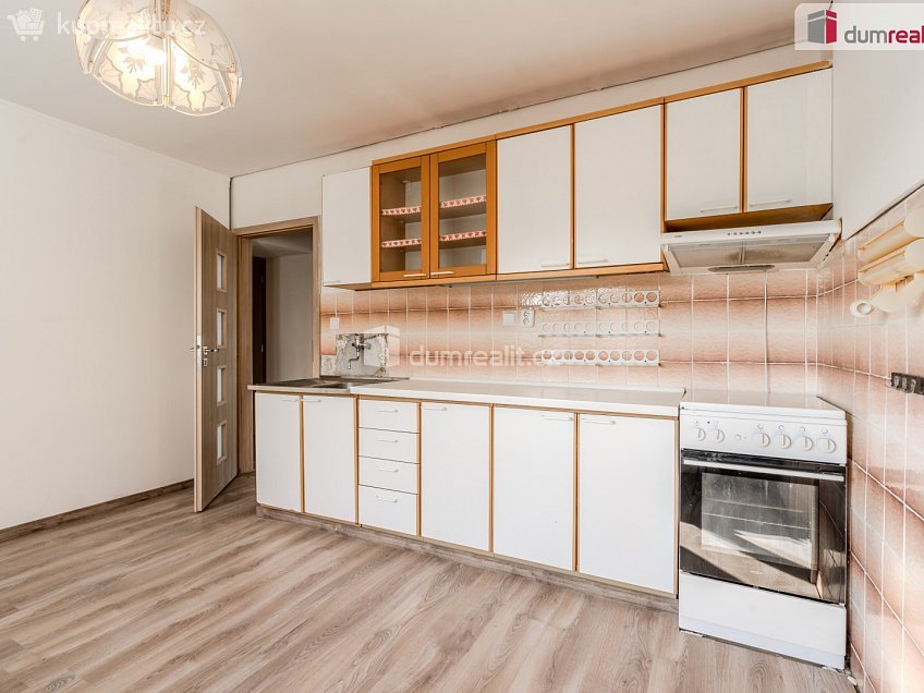 Prodej  rodinného domu 460 m^2 Vetelská, Vědomice 