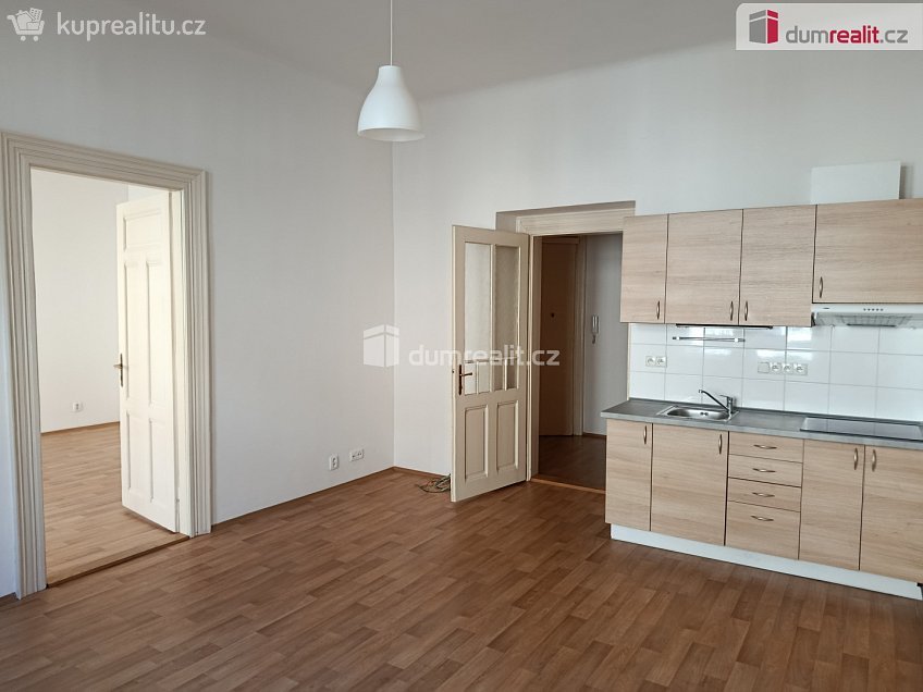 Pronájem bytu 1+1 54 m^2 Na spojce, Praha 10 