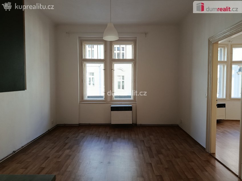 Pronájem bytu 1+1 54 m^2 Na spojce, Praha 10 