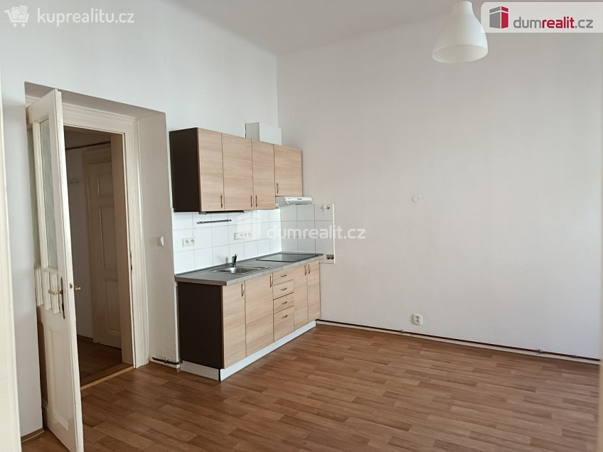 Pronájem bytu 1+1 54 m^2 Na spojce, Praha 10 