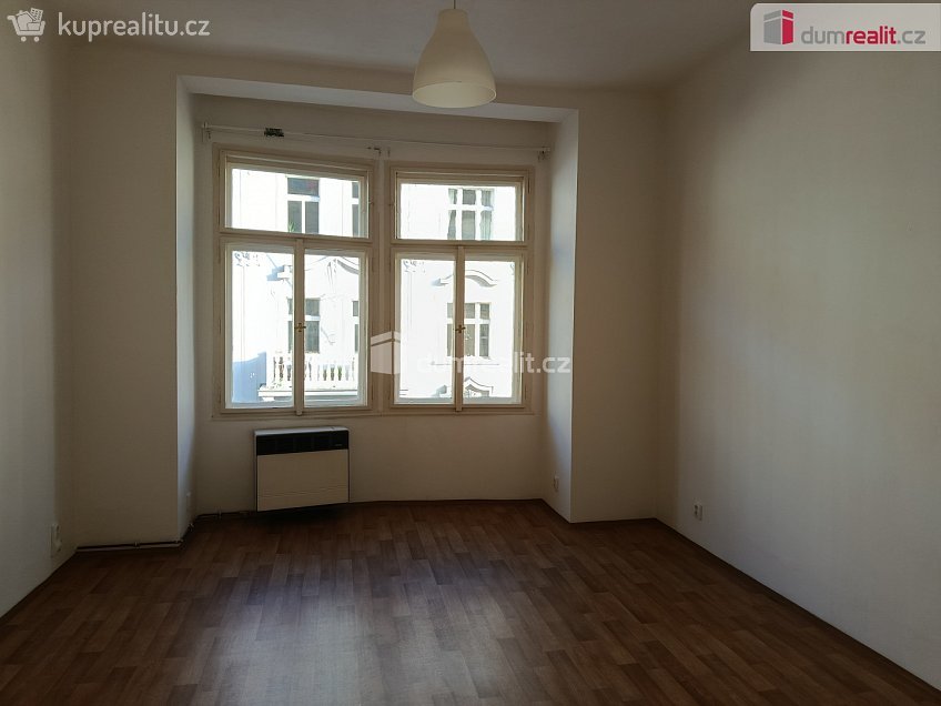 Pronájem bytu 1+1 54 m^2 Na spojce, Praha 10 