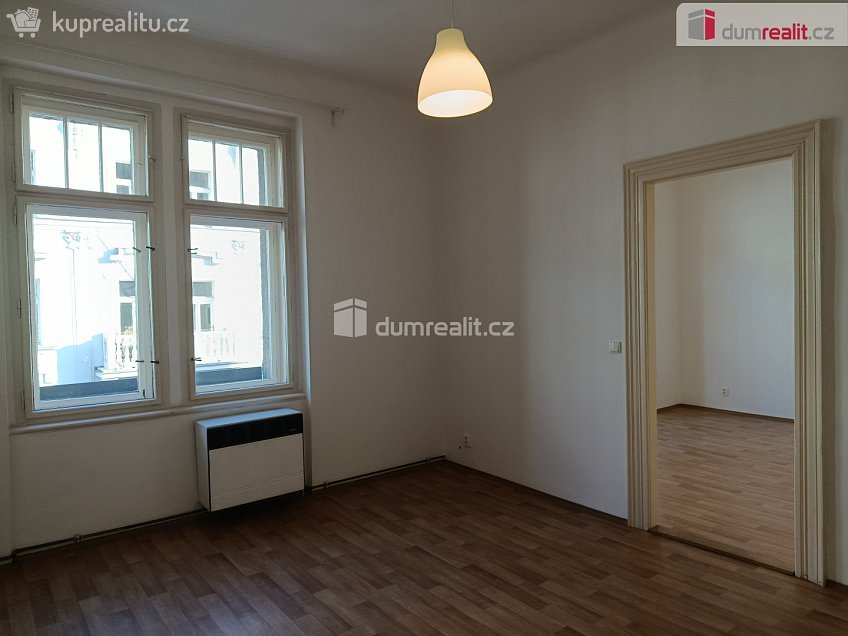 Pronájem bytu 1+1 54 m^2 Na spojce, Praha 10 