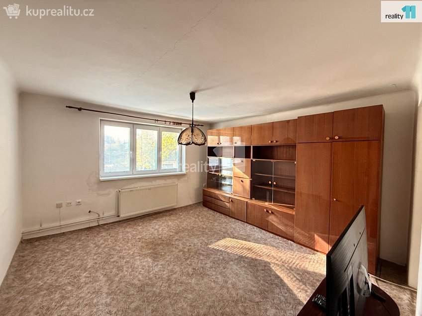 Prodej bytu 2+1 61 m^2 Sídliště, Radnice 