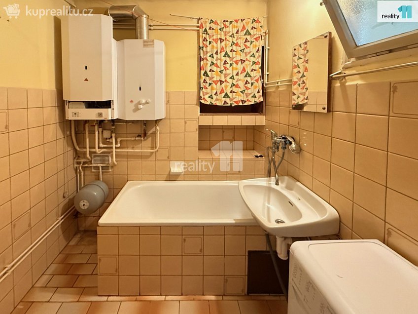 Prodej bytu 2+1 61 m^2 Sídliště, Radnice 