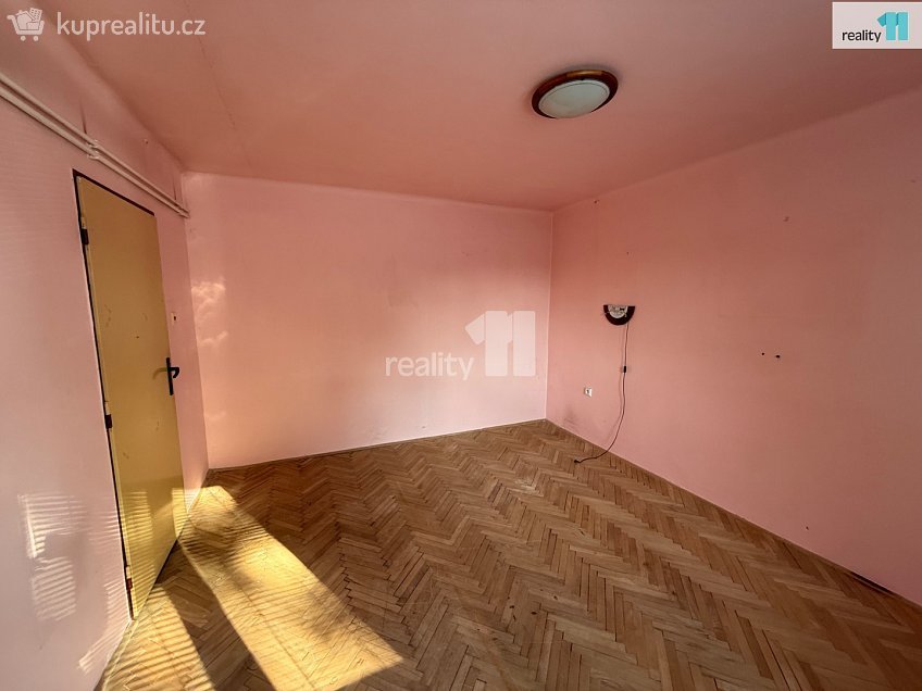 Prodej bytu 2+1 61 m^2 Sídliště, Radnice 