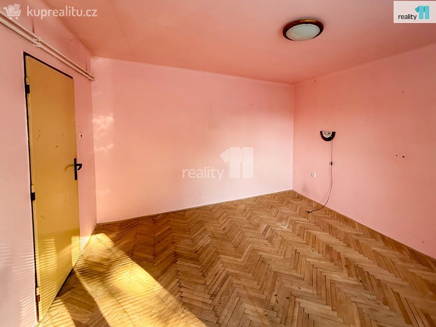 Prodej bytu 2+1 61 m^2 Sídliště, Radnice 