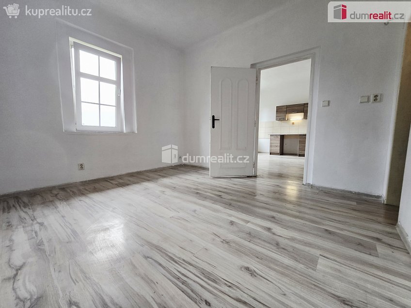 Pronájem bytu 2+kk 39 m^2 9. května, Lužná 