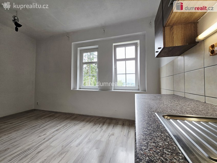 Pronájem bytu 2+kk 39 m^2 9. května, Lužná 