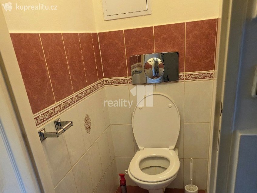 Pronájem bytu 2+kk 25 m^2 Štúrova, Praha 4 