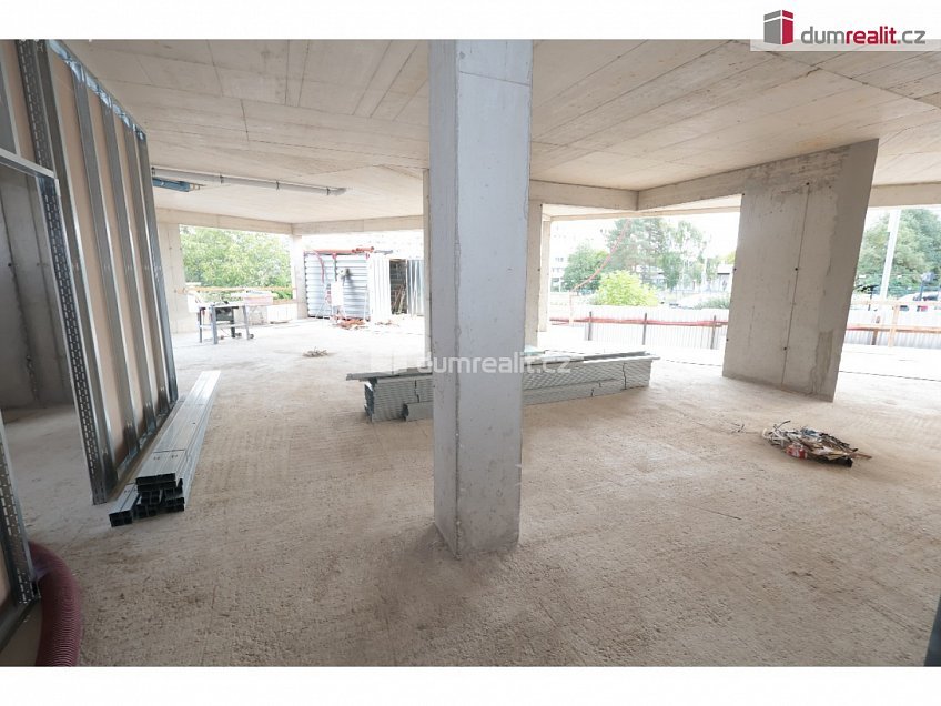 Pronájem  obchodních prostor 115 m^2 Štúrova, Praha 4 