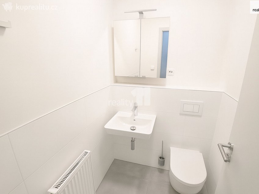 Pronájem  kanceláře 25 m^2 Smolenská, Praha 10 