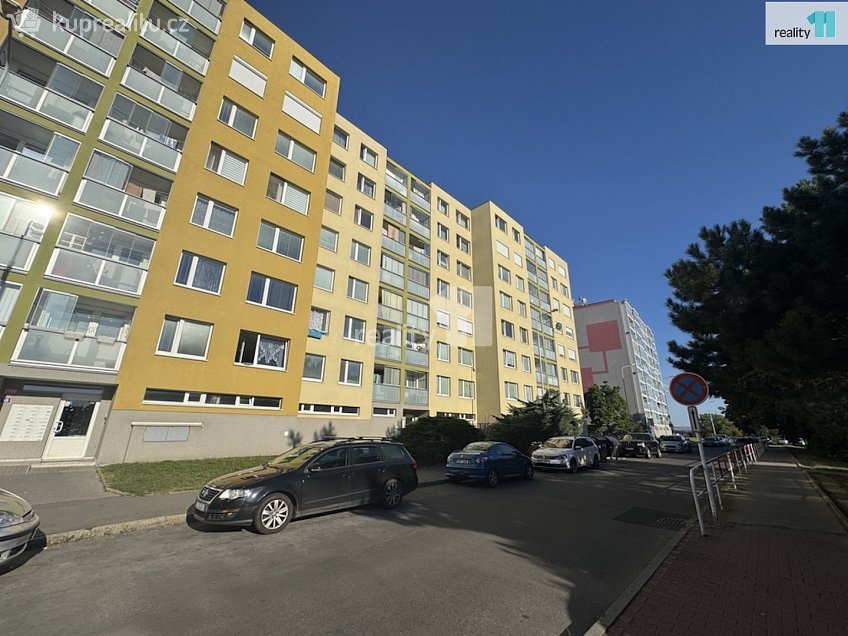 Pronájem bytu 3+kk 67 m^2 Chodovická, Praha 20 