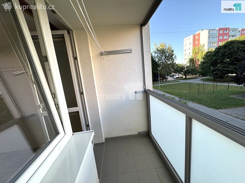 Pronájem bytu 3+kk 67 m^2 Chodovická, Praha 20 