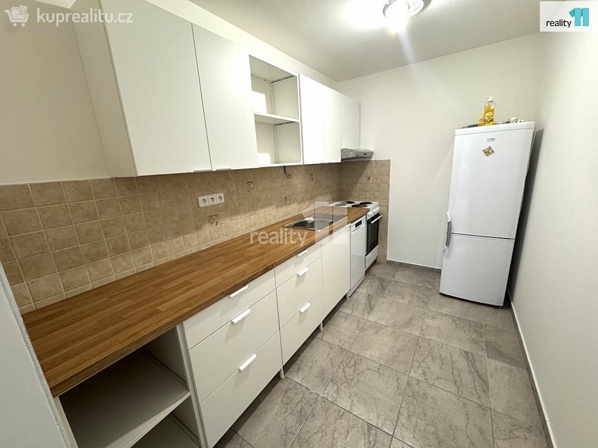Pronájem bytu 3+kk 67 m^2 Chodovická, Praha 20 