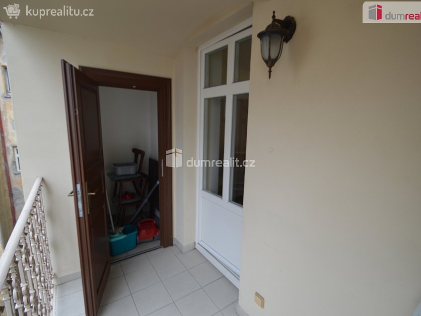 Pronájem bytu 3+1 89 m^2 Pavla Švandy ze Semčic, Praha 5 