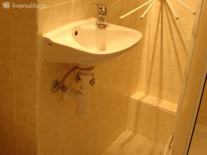 Pronájem bytu 1+kk 20 m^2 Hroznatova, Mariánské Lázně 