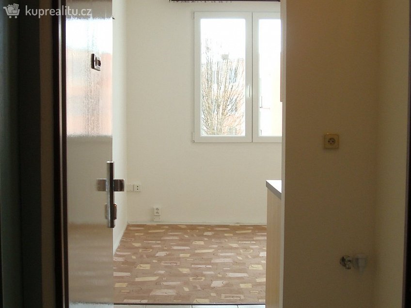Pronájem bytu 1+kk 20 m^2 Hroznatova, Mariánské Lázně 