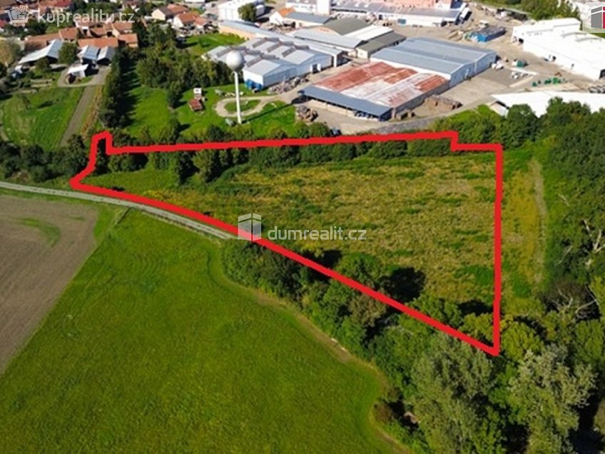 Prodej  stavebního pozemku 8386 m^2 Rybáře, Podivín 