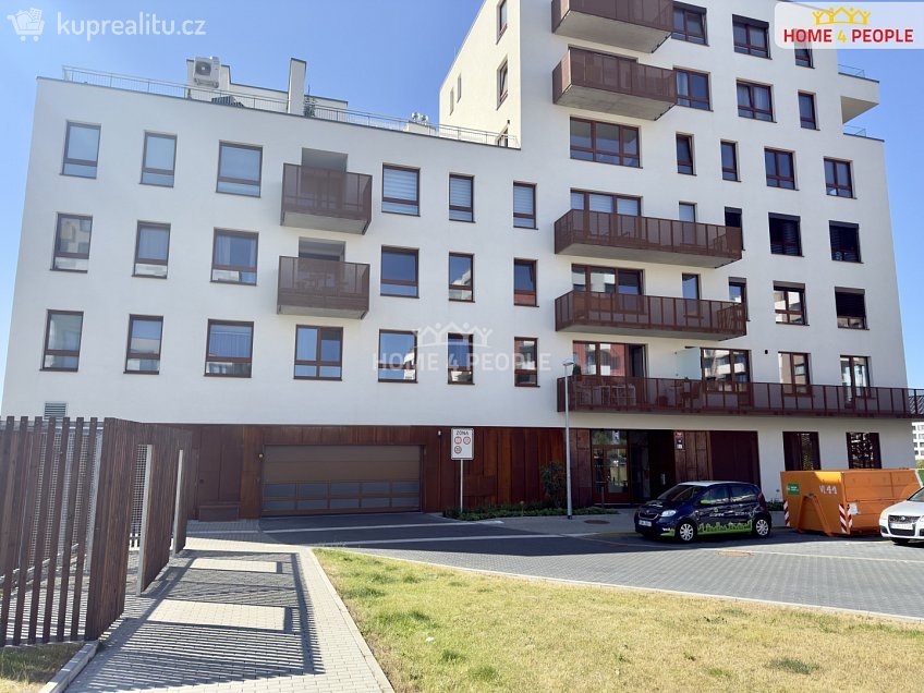 Pronájem  garáže 14 m^2 Kardausova, Praha-Dolní Měcholupy 