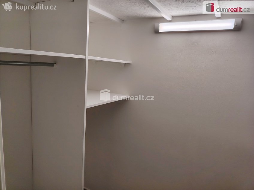 Pronájem bytu 1+kk 29 m^2 Zelená, Děčín 