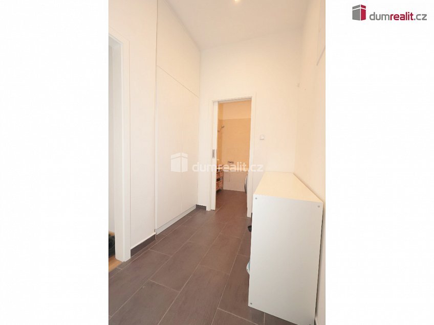Pronájem bytu 2+kk 51 m^2 Čajkovského, Praha 3 