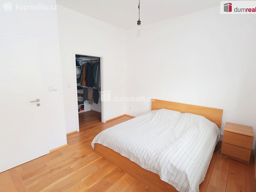 Pronájem bytu 2+kk 51 m^2 Čajkovského, Praha 3 