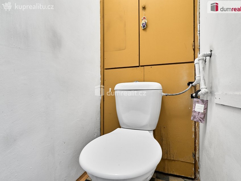 Prodej bytu 3+1 70 m^2 Kollárova, Ostrov 