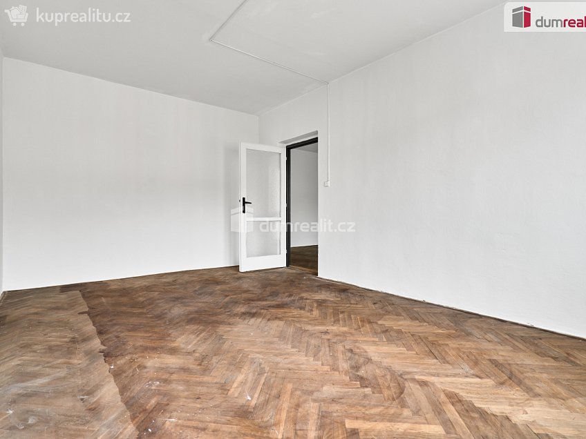 Prodej bytu 3+1 70 m^2 Kollárova, Ostrov 