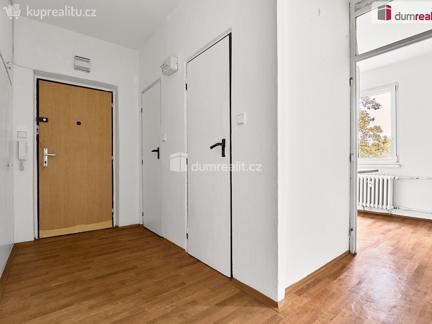 Prodej bytu 3+1 70 m^2 Kollárova, Ostrov 