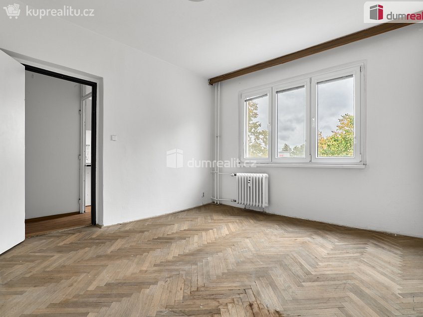Prodej bytu 3+1 70 m^2 Kollárova, Ostrov 