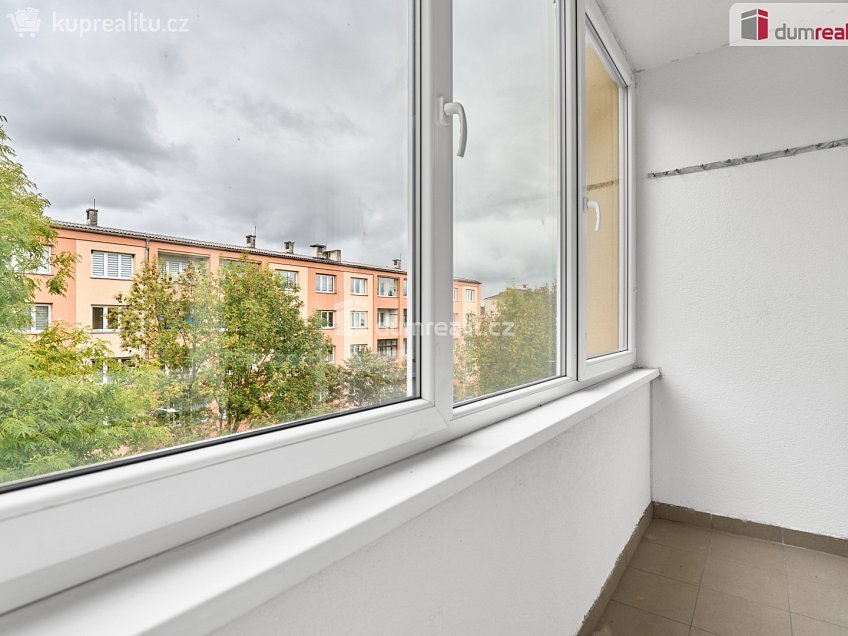 Prodej bytu 3+1 70 m^2 Kollárova, Ostrov 