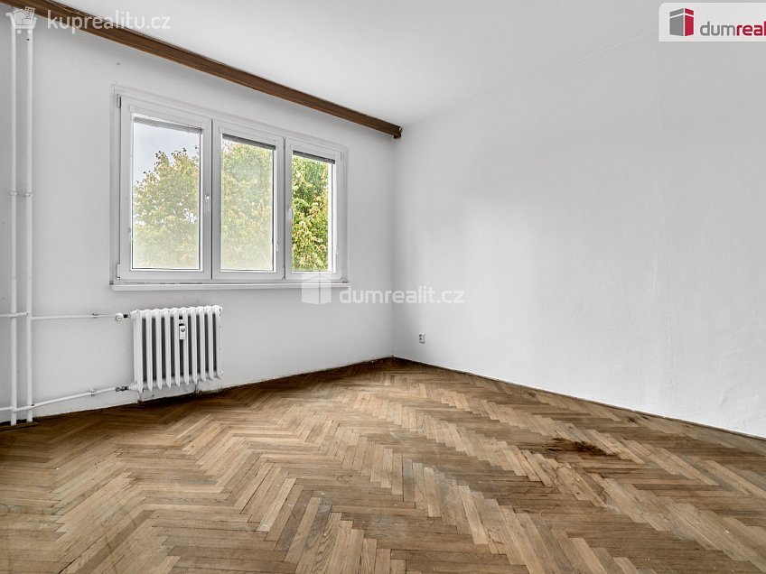 Prodej bytu 3+1 70 m^2 Kollárova, Ostrov 