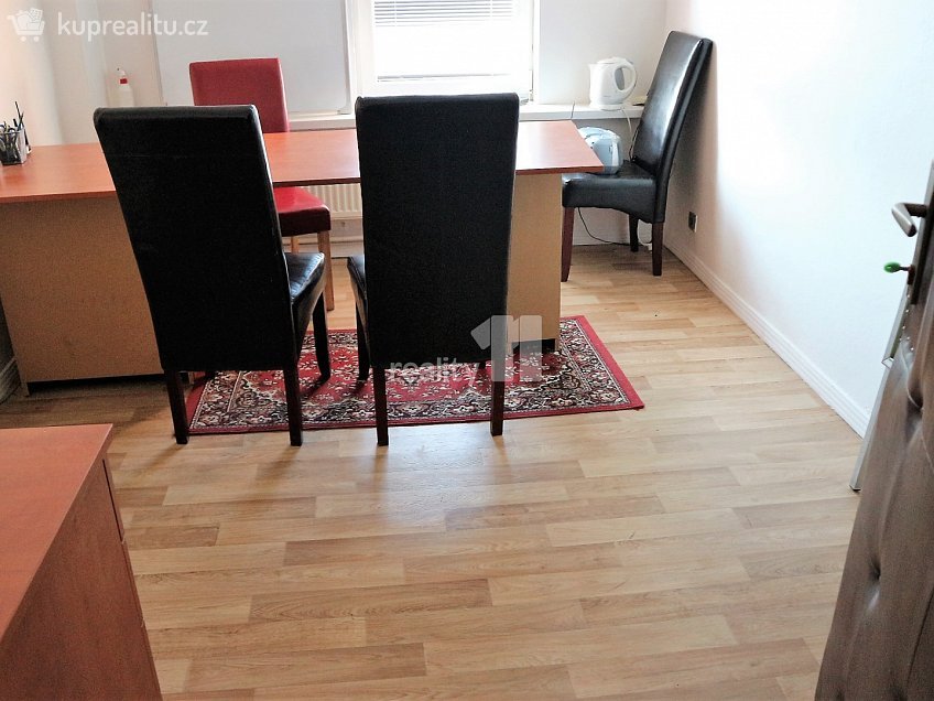 Pronájem  kanceláře 14 m^2 Sokolovská, Ostrava 