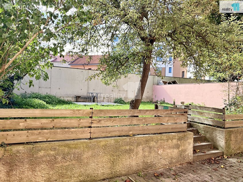 Pronájem bytu 1+kk 28 m^2 Koterovská, Plzeň 