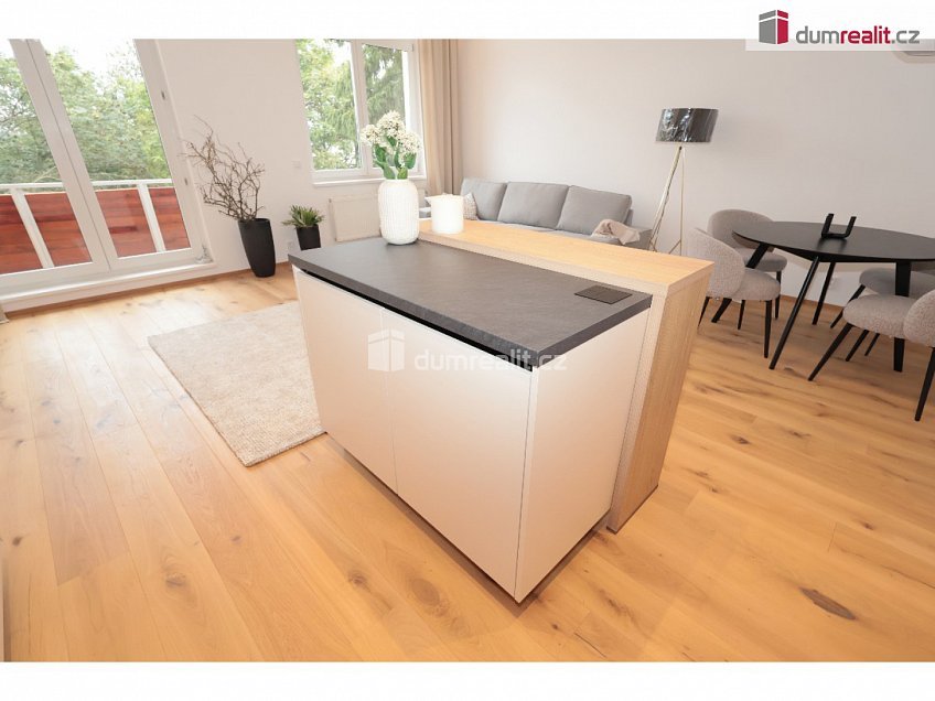 Prodej bytu 3+kk 114 m^2 Na pokraji, Praha 9 