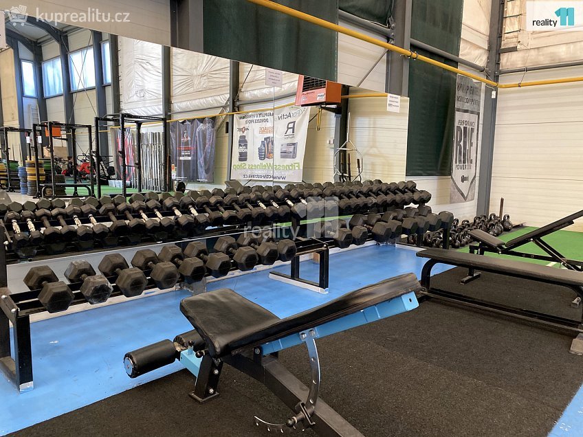 Pronájem  obchodních prostor 1000 m^2 Jaroňkova, Ostrava 