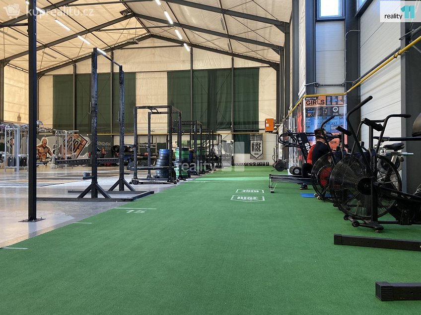 Pronájem  obchodních prostor 1000 m^2 Jaroňkova, Ostrava 