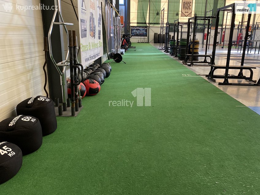 Pronájem  obchodních prostor 1000 m^2 Jaroňkova, Ostrava 