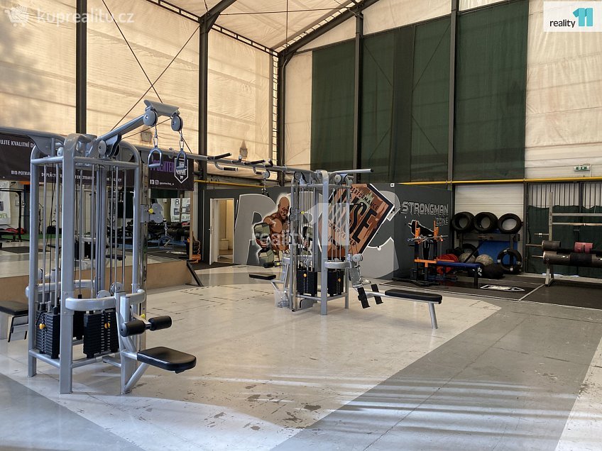 Pronájem  obchodních prostor 1000 m^2 Jaroňkova, Ostrava 